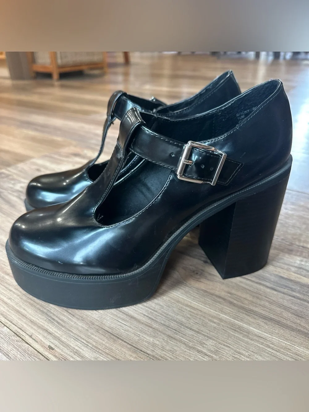 Madden Girl Roony Mary Jane t-Strap Chunky Platform Sz 10 Black Patent Y2K Style